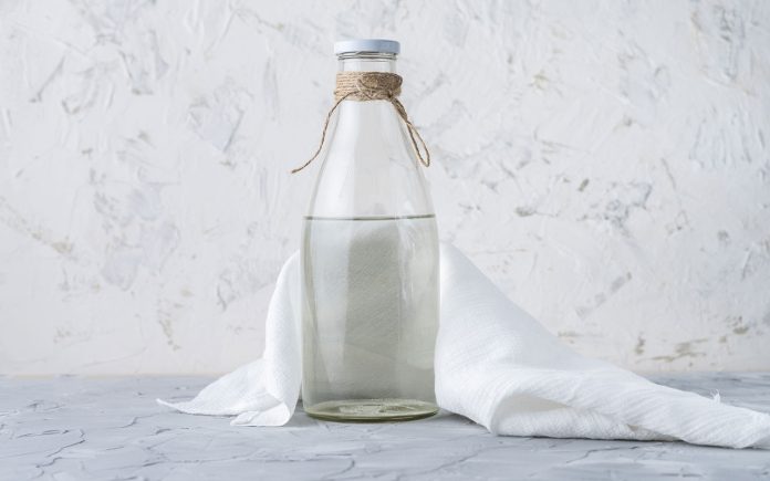 White-vinegar-as-a-herbicide